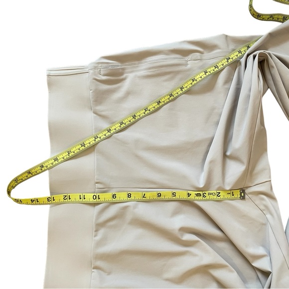 ATHLETA Cosmic Crop Beige - Picture 15 of 16